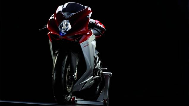 A nova MV Agusta F3 800 gera uma potência de 148 cv a 13.000 rpm e um torque máximo de 8,97 mkgf a 10.600 rpm | <a href="%20https://quatrorodas.abril.com.br/moto/noticias/mv-agusta-f3-800-chega-r-56-mil-792913.shtml" rel="migration">Leia mais</a>