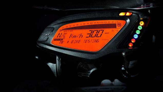 Velocidade máxima divulgada é de 269 km/h | <a href="https://quatrorodas.abril.com.br/moto/noticias/mv-agusta-f3-800-chega-r-56-mil-792913.shtml" rel="migration">Leia mais</a>