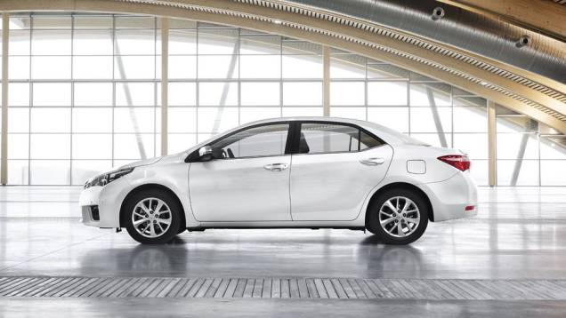 Os dois veículos têm poucas diferenças entre si | <a href="https://quatrorodas.abril.com.br/noticias/fabricantes/toyota-revela-novo-corolla-europeu-743504.shtml" rel="migration">Leia mais</a> | <a href="https://quatrorodas.abril.com.br/galerias/toyota/novo-corolla-743410." rel="migration"></a> Os dois veículos têm poucas diferenças entre si | <a href="https://quatrorodas.abril.com.br/noticias/fabricantes/toyota-revela-novo-corolla-europeu-743504.shtml" rel="migration">Leia mais</a> | <a href="https://quatrorodas.abril.com.br/galerias/toyota/novo-corolla-743410." rel="migration"></a>