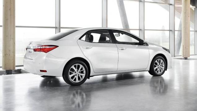 O visual mais recatado também marca presença na traseira, que ostenta lanternas mais discretas (e mais largas)... | <a href="%20https://quatrorodas.abril.com.br/noticias/fabricantes/toyota-revela-novo-corolla-europeu-743504.shtml" rel="migration">Leia mais</a> | <a href="ht" rel="migration"></a> O visual mais recatado também marca presença na traseira, que ostenta lanternas mais discretas (e mais largas)... | <a href="%20https://quatrorodas.abril.com.br/noticias/fabricantes/toyota-revela-novo-corolla-europeu-743504.shtml" rel="migration">Leia mais</a> | <a href="ht" rel="migration"></a>