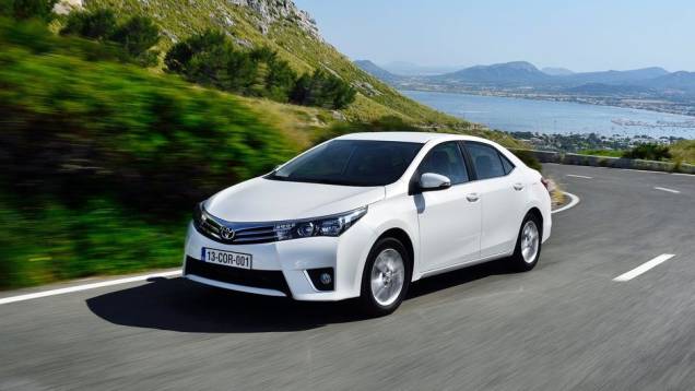 A Toyota divulgou uma segunda leva de imagens do sedã | <a href="https://quatrorodas.abril.com.br/noticias/fabricantes/toyota-revela-novo-corolla-europeu-743504.shtml" rel="migration">Leia mais</a> | <a href="https://quatrorodas.abril.com.br/galerias/toyota/novo-corolla-7" rel="migration"></a> A Toyota divulgou uma segunda leva de imagens do sedã | <a href="https://quatrorodas.abril.com.br/noticias/fabricantes/toyota-revela-novo-corolla-europeu-743504.shtml" rel="migration">Leia mais</a> | <a href="https://quatrorodas.abril.com.br/galerias/toyota/novo-corolla-7" rel="migration"></a>