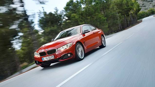 Parece um Série 3 cupê... e é! Apesar do nome, o Série 4 é derivado do sedã | <a href="https://quatrorodas.abril.com.br/saloes/frankfurt/2013/bmw-serie-4-coupe-753156.shtml" rel="migration">Leia mais</a> Parece um Série 3 cupê... e é! Apesar do nome, o Série 4 é derivado do sedã | <a href="https://quatrorodas.abril.com.br/saloes/frankfurt/2013/bmw-serie-4-coupe-753156.shtml" rel="migration">Leia mais</a>