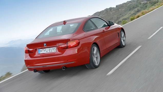 O estilo já esportivo do sedã fez bem ao cupê | <a href="https://quatrorodas.abril.com.br/saloes/frankfurt/2013/bmw-serie-4-coupe-753156.shtml" rel="migration">Leia mais</a>