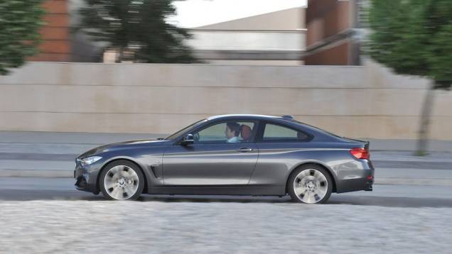 A linha Série 4 foi criada para as versões cupê, conversível e um futuro GT | <a href="https://quatrorodas.abril.com.br/saloes/frankfurt/2013/bmw-serie-4-coupe-753156.shtml" rel="migration">Leia mais</a> A linha Série 4 foi criada para as versões cupê, conversível e um futuro GT | <a href="https://quatrorodas.abril.com.br/saloes/frankfurt/2013/bmw-serie-4-coupe-753156.shtml" rel="migration">Leia mais</a>