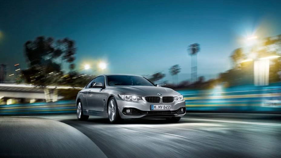 Todas as versões podem ser equipadas com transmissão manual de seis velocidades ou automática de oito marchas | <a href="https://quatrorodas.abril.com.br/saloes/frankfurt/2013/bmw-serie-4-coupe-753156.shtml" rel="migration">Leia mais</a>