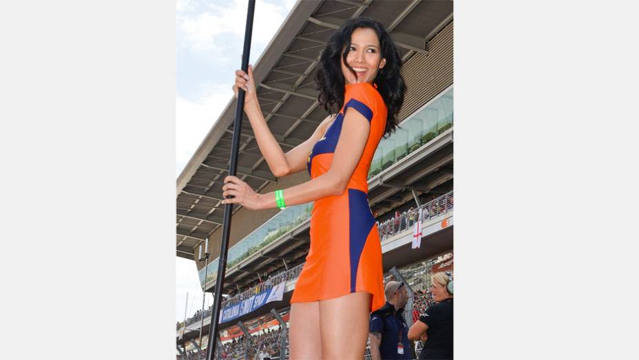 Veja as belas garotas da MotoGP da Catalunha e saiba como foi a corrida! | <a href="https://quatrorodas.abril.com.br/moto/galerias/competicoes/motogp-catalunha-corrida-744273.shtml" rel="migration">Leia mais</a>