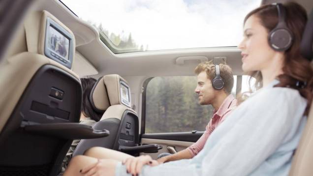 Assim, os ocupantes de segunda e terceira fila de assentos ganham mais espaço. Outra novidade é a redução do peso total da minivan, estimada em 100 kg | <a href="%20https://quatrorodas.abril.com.br/noticias/fabricantes/citroen-revela-grand-c4-picasso-2014-74" rel="migration"></a> Assim, os ocupantes de segunda e terceira fila de assentos ganham mais espaço. Outra novidade é a redução do peso total da minivan, estimada em 100 kg | <a href="%20https://quatrorodas.abril.com.br/noticias/fabricantes/citroen-revela-grand-c4-picasso-2014-74" rel="migration"></a>