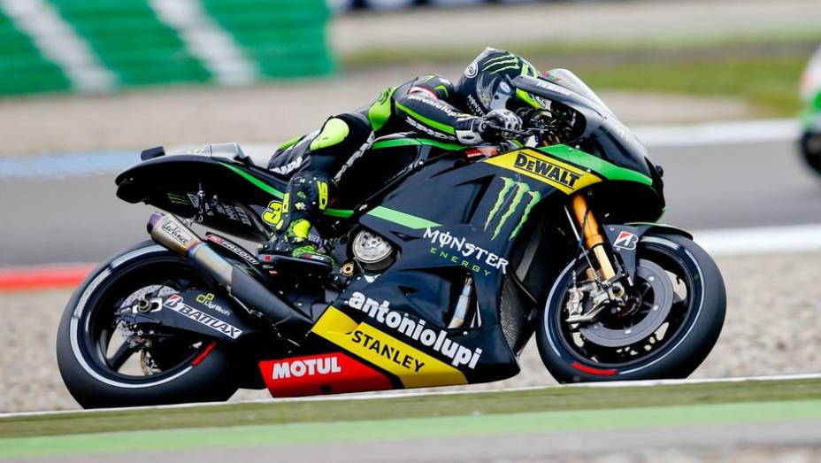 Pole-position, Cal Crutchlow terminou em terceiro | <a href="https://quatrorodas.abril.com.br/moto/noticias/motogp-rossi-reencontra-vitoria-assen-745441.shtml" rel="migration">Leia mais</a>