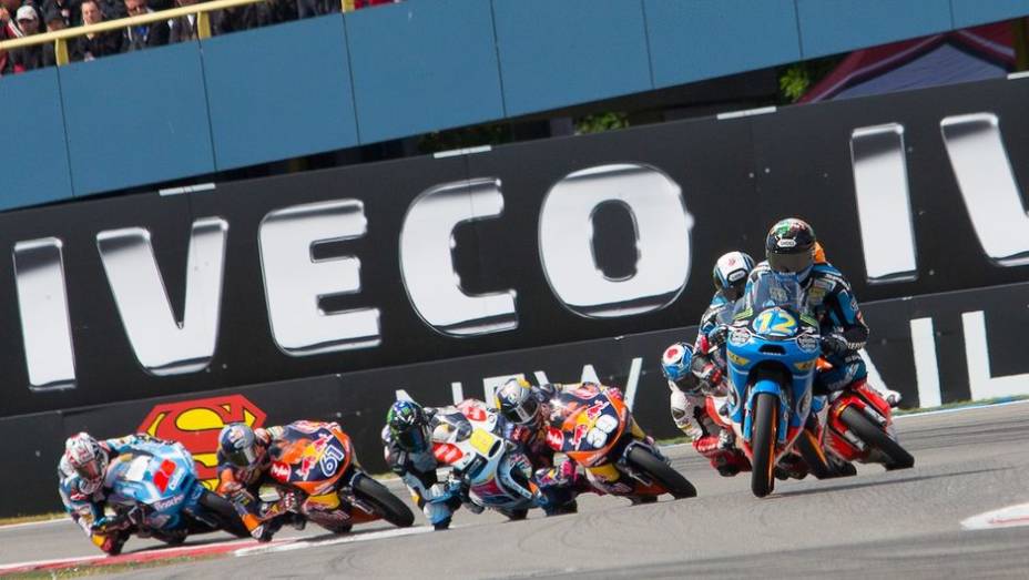 Na Moto3, muito equilíbrio entre os ponteiros | <a href="https://quatrorodas.abril.com.br/moto/noticias/motogp-rossi-reencontra-vitoria-assen-745441.shtml" rel="migration">Leia mais</a>