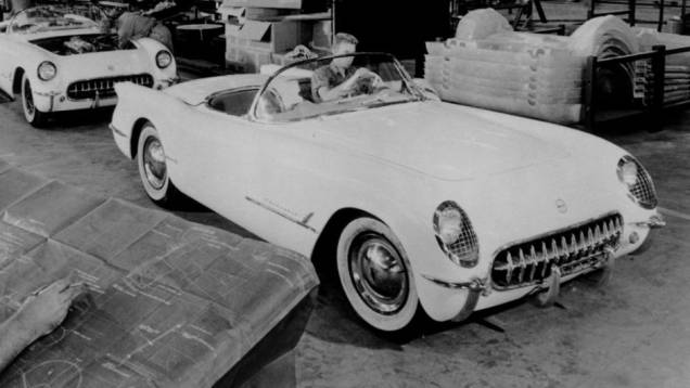 Chevrolet Corvette 1953 | <a href="https://quatrorodas.abril.com.br/noticias/classicos/gm-celebra-60-anos-corvette-745457.shtml" rel="migration">Leia mais</a>