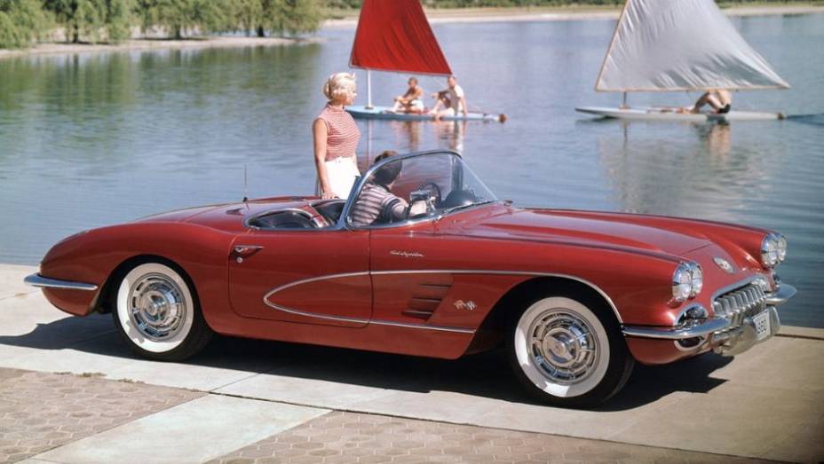 Chevrolet Corvette 1960 | <a href="http://quatrorodas.abril.com.br/noticias/classicos/gm-celebra-60-anos-corvette-745457.shtml" rel="migration">Leia mais</a>