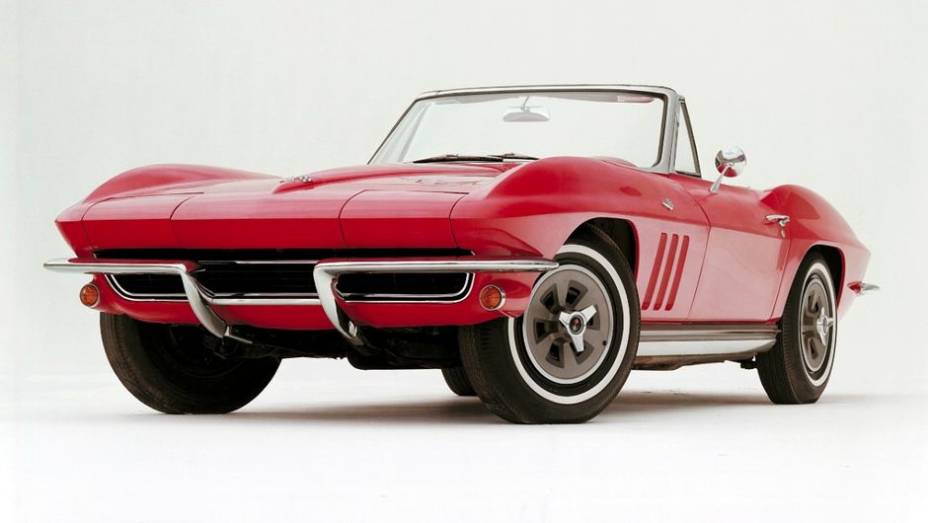 Chevrolet Corvette 1965 | <a href="http://quatrorodas.abril.com.br/noticias/classicos/gm-celebra-60-anos-corvette-745457.shtml" rel="migration">Leia mais</a>
