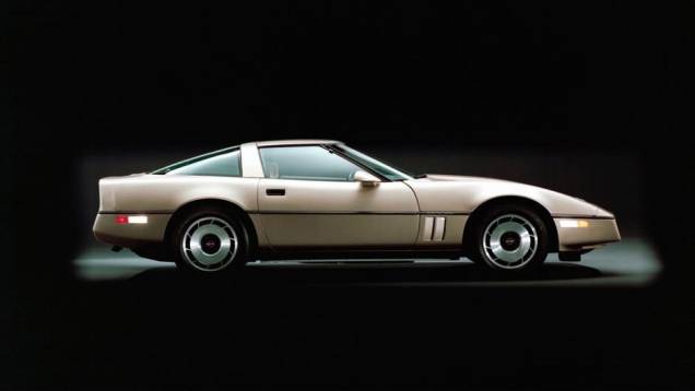 Chevrolet Corvette 1984 | <a href="https://quatrorodas.abril.com.br/noticias/classicos/gm-celebra-60-anos-corvette-745457.shtml" rel="migration">Leia mais</a> Chevrolet Corvette 1984 | <a href="https://quatrorodas.abril.com.br/noticias/classicos/gm-celebra-60-anos-corvette-745457.shtml" rel="migration">Leia mais</a>