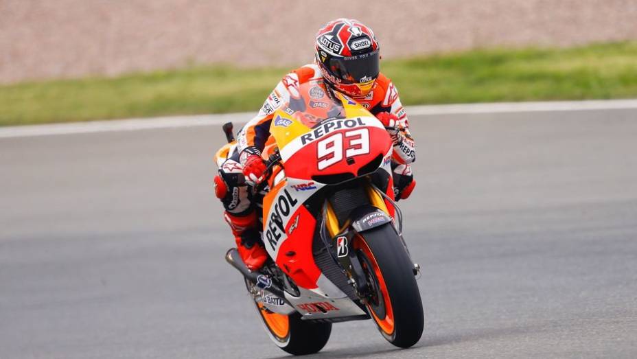 Márc Márquez foi o quinto | <a href="https://quatrorodas.abril.com.br/moto/noticias/motogp-bradl-lidera-lorenzo-ficara-fora-746684.shtml" rel="migration">Leia mais</a>