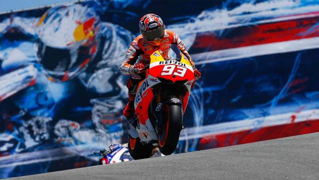 Marc Márquez (Repsol Honda Team), após uma queda, ficou com o segundo lugar | <a href="https://quatrorodas.abril.com.br/moto/noticias/motogp-bradl-surpreende-pole-eua-747594.shtml" rel="migration">Leia mais</a>