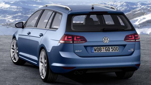 O preço inicial do modelo na Europa (mais precisamente, na Alemanha) é de 24,4 mil euros | <a href="https://quatrorodas.abril.com.br/noticias/fabricantes/vw-anuncia-golf-variant-4motion-748128.shtml" rel="migration">Leia mais</a>