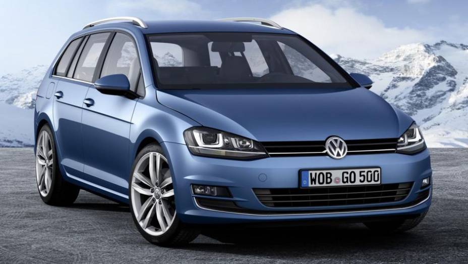 Trata-se de uma nova versão da perua, equipada com sistema de tração integral | <a href="https://quatrorodas.abril.com.br/noticias/fabricantes/vw-anuncia-golf-variant-4motion-748128.shtml" rel="migration">Leia mais</a>