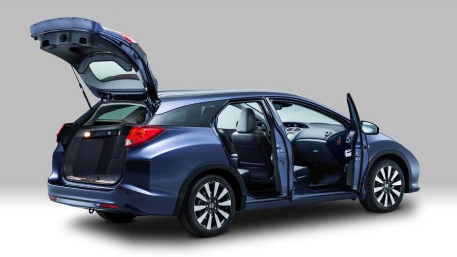 O espaço de bagagem sem o rebatimento é de 624 litros | <a href="https://quatrorodas.abril.com.br/saloes/frankfurt/2013/honda-civic-tourer-751715.shtml" rel="migration">Leia mais</a>