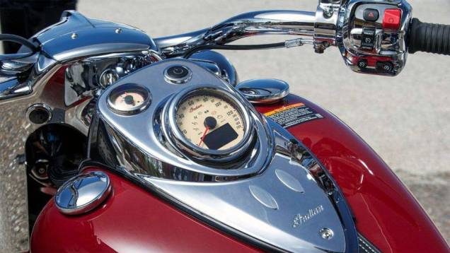 Moto conta com controle de cruzeiro e Ride by Wire (acelerador eletrônico) | <a href="https://quatrorodas.abril.com.br/moto/noticias/indian-chief-classic-2014-749944.shtml" rel="migration">Leia mais</a> Moto conta com controle de cruzeiro e Ride by Wire (acelerador eletrônico) | <a href="https://quatrorodas.abril.com.br/moto/noticias/indian-chief-classic-2014-749944.shtml" rel="migration">Leia mais</a>