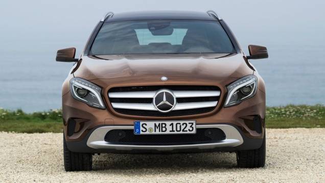 Os motores a gasolina incluem as versões 1.6 l com 156 cv, no GLA 200, e 2.0 l com 211 cv, no GLA 250 | <a href="https://quatrorodas.abril.com.br/saloes/frankfurt/2013/mercedes-benz-gla-752127.shtml" rel="migration">Leia mais</a> Os motores a gasolina incluem as versões 1.6 l com 156 cv, no GLA 200, e 2.0 l com 211 cv, no GLA 250 | <a href="https://quatrorodas.abril.com.br/saloes/frankfurt/2013/mercedes-benz-gla-752127.shtml" rel="migration">Leia mais</a>