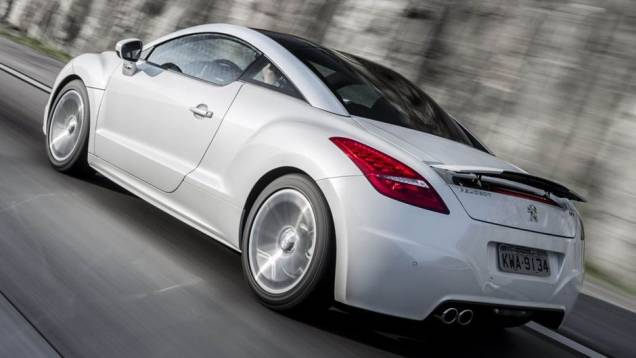 Em relação aos itens de segurança, o novo RCZ conta com controle de tração (ASR) integrado ao controle de estabilidade (ESP), freios ABS com auxílio para frenagem de urgência (AFU), etc | <a href="https://quatrorodas.abril.com.br/noticias/fabricantes/peuge" rel="migration"></a> Em relação aos itens de segurança, o novo RCZ conta com controle de tração (ASR) integrado ao controle de estabilidade (ESP), freios ABS com auxílio para frenagem de urgência (AFU), etc | <a href="https://quatrorodas.abril.com.br/noticias/fabricantes/peuge" rel="migration"></a>