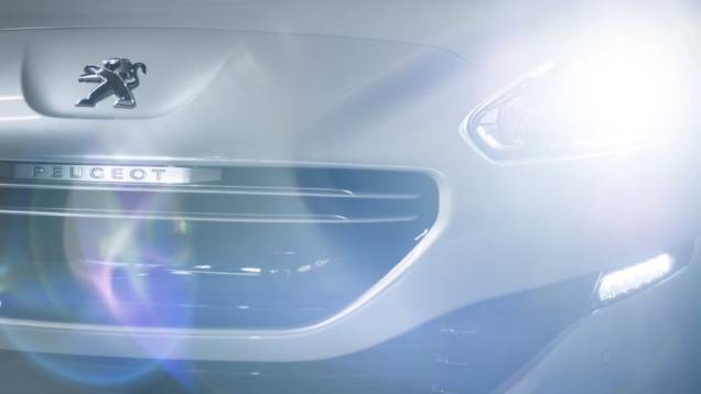 As principais alterações visuais estão na dianteira, com grade frontal reformulada, faróis bixenônio direcionais com máscara negra e seis LEDs | <a href="https://quatrorodas.abril.com.br/noticias/fabricantes/peugeot-traz-novo-rcz-ao-brasil-749989.shtml" rel="migration">Le</a> As principais alterações visuais estão na dianteira, com grade frontal reformulada, faróis bixenônio direcionais com máscara negra e seis LEDs | <a href="https://quatrorodas.abril.com.br/noticias/fabricantes/peugeot-traz-novo-rcz-ao-brasil-749989.shtml" rel="migration">Le</a>