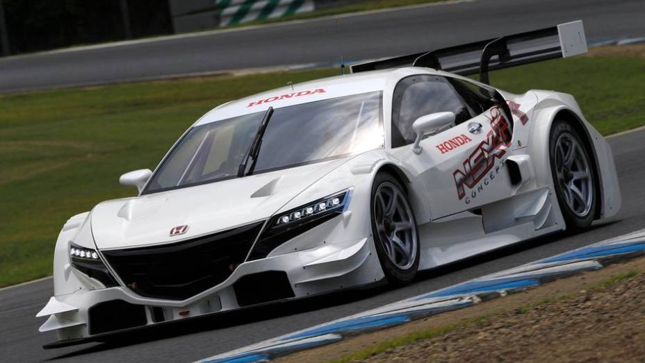 Trata-se do Acura/Honda NSX concept numa versão voltada para as pistas... | <a href="https://quatrorodas.abril.com.br/noticias/fabricantes/honda-revela-nsx-concept-gt-750208.shtml" rel="migration">Leia mais</a>