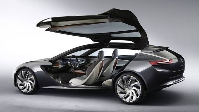 Por fora, o Monza concept mostra ser uma mescla de coupé com perua, tendo 4,69 metros de comprimento | <a href="https://quatrorodas.abril.com.br/saloes/frankfurt/2013/opel-monza-concept-752069.shtml" rel="migration">Leia mais</a> Por fora, o Monza concept mostra ser uma mescla de coupé com perua, tendo 4,69 metros de comprimento | <a href="https://quatrorodas.abril.com.br/saloes/frankfurt/2013/opel-monza-concept-752069.shtml" rel="migration">Leia mais</a>
