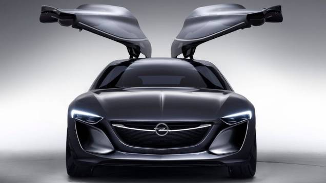 As portas são "asa-de-gaivota" e, quando abertas, garantem acesso direto também ao banco traseiro do veículo | <a href="https://quatrorodas.abril.com.br/saloes/frankfurt/2013/opel-monza-concept-752069.shtml" rel="migration">Leia mais</a> As portas são "asa-de-gaivota" e, quando abertas, garantem acesso direto também ao banco traseiro do veículo | <a href="https://quatrorodas.abril.com.br/saloes/frankfurt/2013/opel-monza-concept-752069.shtml" rel="migration">Leia mais</a>