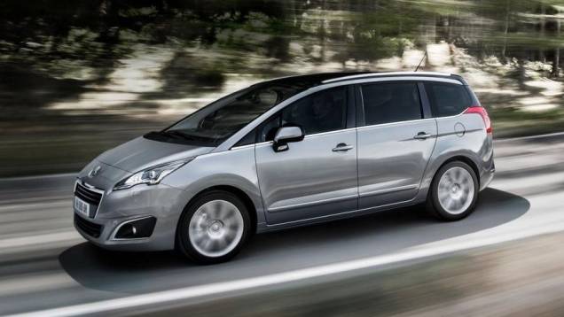 Também há mais opções de rodas de liga-leve, que variam entre 16 e 18 polegadas | <a href="https://quatrorodas.abril.com.br/saloes/frankfurt/2013/peugeot-5008-752111.shtml" rel="migration">Leia mais</a> Também há mais opções de rodas de liga-leve, que variam entre 16 e 18 polegadas | <a href="https://quatrorodas.abril.com.br/saloes/frankfurt/2013/peugeot-5008-752111.shtml" rel="migration">Leia mais</a>