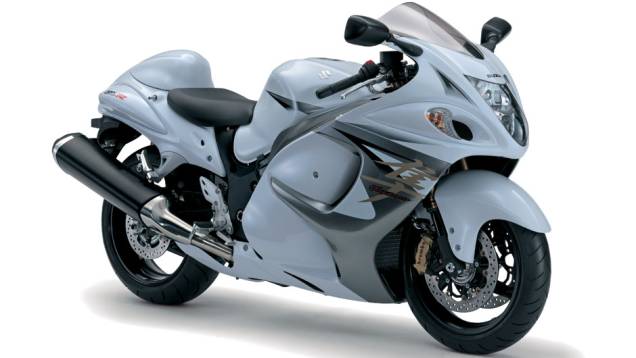 Modelo será apresentado no Salão Duas Rodas, em outubro | <a href="https://quatrorodas.abril.com.br/moto/noticias/suzuki-hayabusa-2013-chega-ao-brasil-abs-751353.shtml" rel="migration">Leia mais</a>