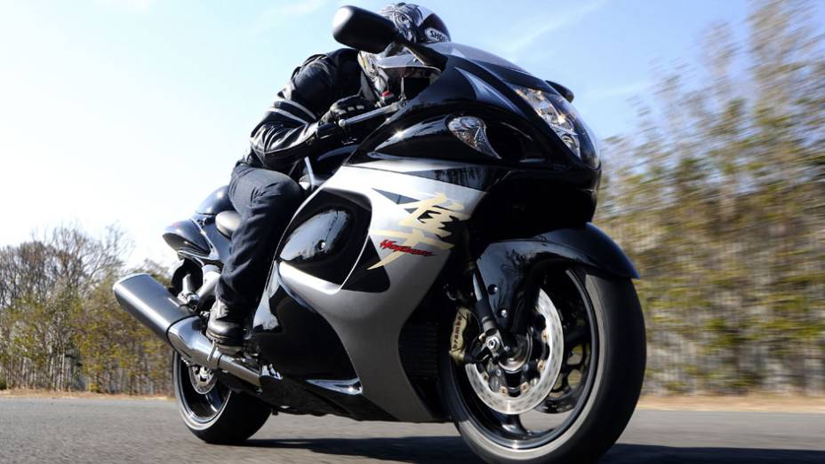 Hayabusa com ABS custará R$ 59.900,00 | <a href="https://quatrorodas.abril.com.br/moto/noticias/suzuki-hayabusa-2013-chega-ao-brasil-abs-751353.shtml" rel="migration">Leia mais</a>