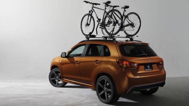 A Summer Edition tem cor de carroceria laranja com detalhes em grafite, rodas Vossen CV3 de 20 polegadas, pneus Nitto NT420S, suporte duplo para bicicletas no teto... | <a href="https://quatrorodas.abril.com.br/noticias/fabricantes/mitsubishi-mostra-outlan" rel="migration"></a> A Summer Edition tem cor de carroceria laranja com detalhes em grafite, rodas Vossen CV3 de 20 polegadas, pneus Nitto NT420S, suporte duplo para bicicletas no teto... | <a href="https://quatrorodas.abril.com.br/noticias/fabricantes/mitsubishi-mostra-outlan" rel="migration"></a>