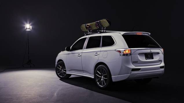...sendo equipado com rodas de 20 polegadas Niche Targa | <a href="https://quatrorodas.abril.com.br/noticias/fabricantes/mitsubishi-mostra-outlander-summer-winter-editions-751676.shtml" rel="migration">Leia mais</a> ...sendo equipado com rodas de 20 polegadas Niche Targa | <a href="https://quatrorodas.abril.com.br/noticias/fabricantes/mitsubishi-mostra-outlander-summer-winter-editions-751676.shtml" rel="migration">Leia mais</a>