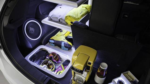 Uma máquina de café também compõe o conjunto | <a href="https://quatrorodas.abril.com.br/noticias/fabricantes/mitsubishi-mostra-outlander-summer-winter-editions-751676.shtml" rel="migration">Leia mais</a> Uma máquina de café também compõe o conjunto | <a href="https://quatrorodas.abril.com.br/noticias/fabricantes/mitsubishi-mostra-outlander-summer-winter-editions-751676.shtml" rel="migration">Leia mais</a>