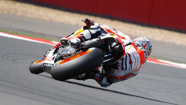 ...e Dani Pedrosa terminou em terceiro | <a href="https://quatrorodas.abril.com.br/moto/noticias/motogp-lorenzo-lidera-sexta-feira-751904.shtml" rel="migration">Leia mais</a>