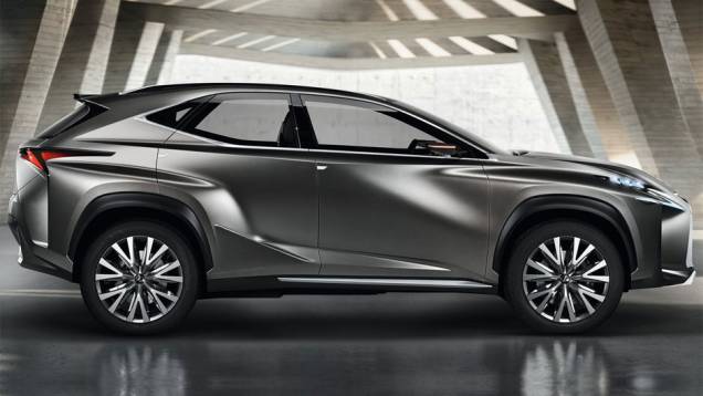 Com este conceito a marca explora o potencial do crossover compacto de luxo | <a href="%20https://quatrorodas.abril.com.br/saloes/frankfurt/2013/lexus-lf-nx-752303.shtml" rel="migration">Leia mais</a>