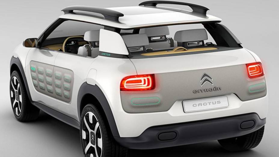 As bolsas estão na dianteira, na traseira e nas laterais | <a href="https://quatrorodas.abril.com.br/saloes/frankfurt/2013/citroen-cactus-concept-752359.shtml" rel="migration">Leia mais</a>