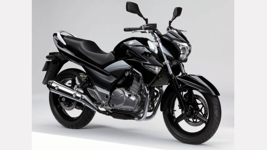 Suzuki Inazuma 250 chega por R$ 15.900 | <a href="https://quatrorodas.abril.com.br/moto/noticias/suzuki-inazuma-custara-r-15-900-781642.shtml" rel="migration">Leia mais</a>