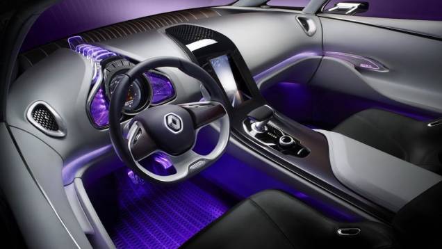 A proposta inicial da montadora com o Initiale Paris concept é chegar ao segmento premium | <a href="https://quatrorodas.abril.com.br/saloes/frankfurt/2013/renault-initiale-paris-concept-752990.shtml" rel="migration">Leia mais</a>