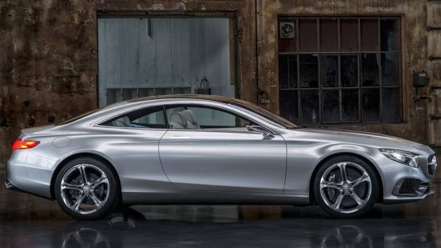 A motorização do Classe S Coupé inclui o V8 do S63 AMG de 455 cv | <a href="https://quatrorodas.abril.com.br/saloes/frankfurt/2013/mercedes-benz-classe-s-coupe-753066.shtml" rel="migration">Leia mais</a>