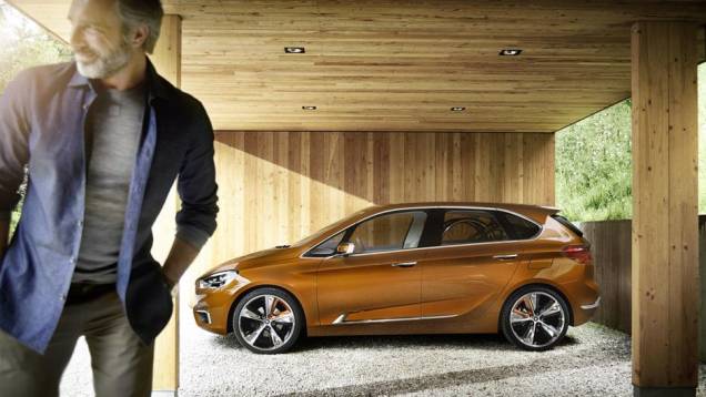 O Concept Active Tourer Outdoor tem as seguintes dimensões: 4,35 metros de comprimento, sendo 2,67m de espaço entre-eixos, 1,83m de largura e 1,58m de altura | <a href="https://quatrorodas.abril.com.br/saloes/frankfurt/2013/bmw-concept-active-tourer-outdoo" rel="migration"></a> O Concept Active Tourer Outdoor tem as seguintes dimensões: 4,35 metros de comprimento, sendo 2,67m de espaço entre-eixos, 1,83m de largura e 1,58m de altura | <a href="https://quatrorodas.abril.com.br/saloes/frankfurt/2013/bmw-concept-active-tourer-outdoo" rel="migration"></a>