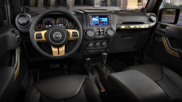 Jeep Wrangler Dragon Edition | <a href="https://quatrorodas.abril.com.br/noticias/fabricantes/jeep-revela-wrangler-dragon-edition-753744.shtml" rel="migration">Leia mais</a> Jeep Wrangler Dragon Edition | <a href="https://quatrorodas.abril.com.br/noticias/fabricantes/jeep-revela-wrangler-dragon-edition-753744.shtml" rel="migration">Leia mais</a>