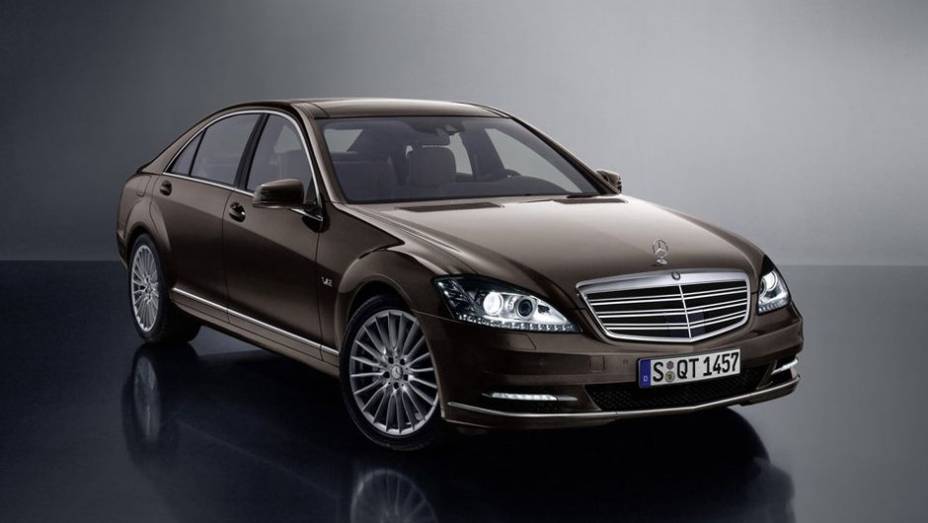 10. Mercedes-Benz Classe S - 163 | <a href="https://quatrorodas.abril.com.br/noticias/mercado/eua-marcas-luxo-mercedes-classe-c-mais-roubado-755257.shtml" rel="migration">Leia mais</a>