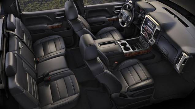 As picapes chegarão ao mercado norte-americano apenas em 2014, já como modelos de 2015. | <a href="https://quatrorodas.abril.com.br/noticias/fabricantes/gm-revela-novas-chevrolet-silverado-hd-gmc-sierra-hd-755241.shtml" rel="migration">Leia mais</a> As picapes chegarão ao mercado norte-americano apenas em 2014, já como modelos de 2015. | <a href="https://quatrorodas.abril.com.br/noticias/fabricantes/gm-revela-novas-chevrolet-silverado-hd-gmc-sierra-hd-755241.shtml" rel="migration">Leia mais</a>