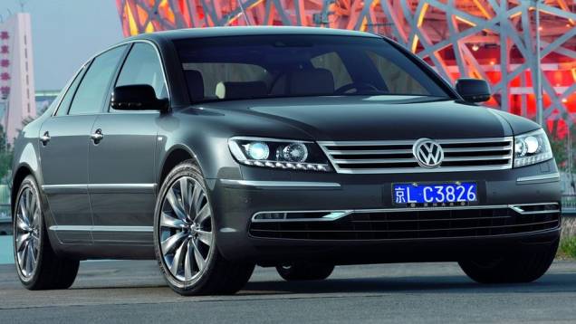 2º - VW Phaeton - US$ 38.252 por unidade | <a href="http://quatrorodas.abril.com.br/noticias/mercado/estudo-vw-tem-prejuizo-us-6-27-milhoes-cada-bugatti-veyron-755638.shtml" rel="migration">Leia mais</a>