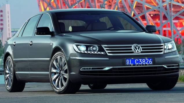 2º - VW Phaeton - US$ 38.252 por unidade | <a href="https://quatrorodas.abril.com.br/noticias/mercado/estudo-vw-tem-prejuizo-us-6-27-milhoes-cada-bugatti-veyron-755638.shtml" rel="migration">Leia mais</a> 2º - VW Phaeton - US$ 38.252 por unidade | <a href="https://quatrorodas.abril.com.br/noticias/mercado/estudo-vw-tem-prejuizo-us-6-27-milhoes-cada-bugatti-veyron-755638.shtml" rel="migration">Leia mais</a>