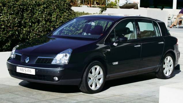 3º - Renault Vel Satis - US$ 25.459 por unidade | <a href="https://quatrorodas.abril.com.br/noticias/mercado/estudo-vw-tem-prejuizo-us-6-27-milhoes-cada-bugatti-veyron-755638.shtml" rel="migration">Leia mais</a> 3º - Renault Vel Satis - US$ 25.459 por unidade | <a href="https://quatrorodas.abril.com.br/noticias/mercado/estudo-vw-tem-prejuizo-us-6-27-milhoes-cada-bugatti-veyron-755638.shtml" rel="migration">Leia mais</a>