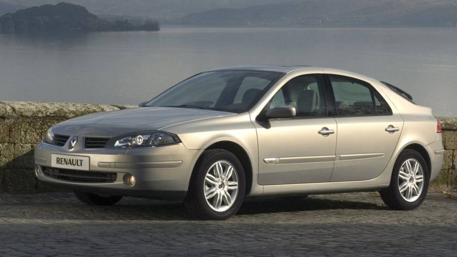 8º - Renault Laguna - US$ 4.826 por unidade | <a href="https://quatrorodas.abril.com.br/noticias/mercado/estudo-vw-tem-prejuizo-us-6-27-milhoes-cada-bugatti-veyron-755638.shtml" rel="migration">Leia mais</a>