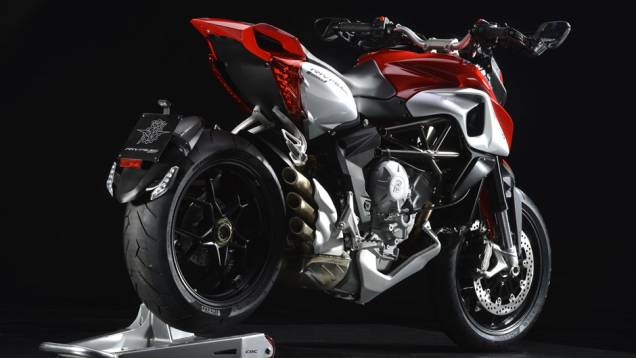 A MV Agusta ainda não divulgou mais detalhes técnicos da Rivale 800 2014 | <a href="https://quatrorodas.abril.com.br/moto/noticias/mv-agusta-confirma-cinco-lancamentos-brasil-756002.shtml" rel="migration">Leia mais</a>